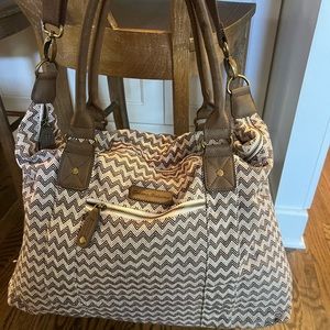 Tommy Bahama duffel travel bag. Brown and ivory woven pattern. Perfect condition